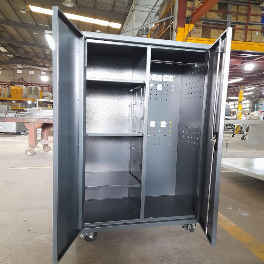 Tu_de_cong_cu_lao_dong